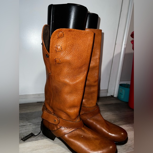 Vera Cuoio Boots - Picture 5 of 8